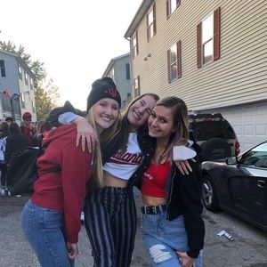 Meet your Posher, Izzy